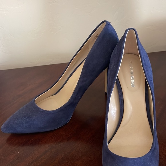 Saks fifth Avenue suede blue pumps Size 6 - Picture 3 of 5